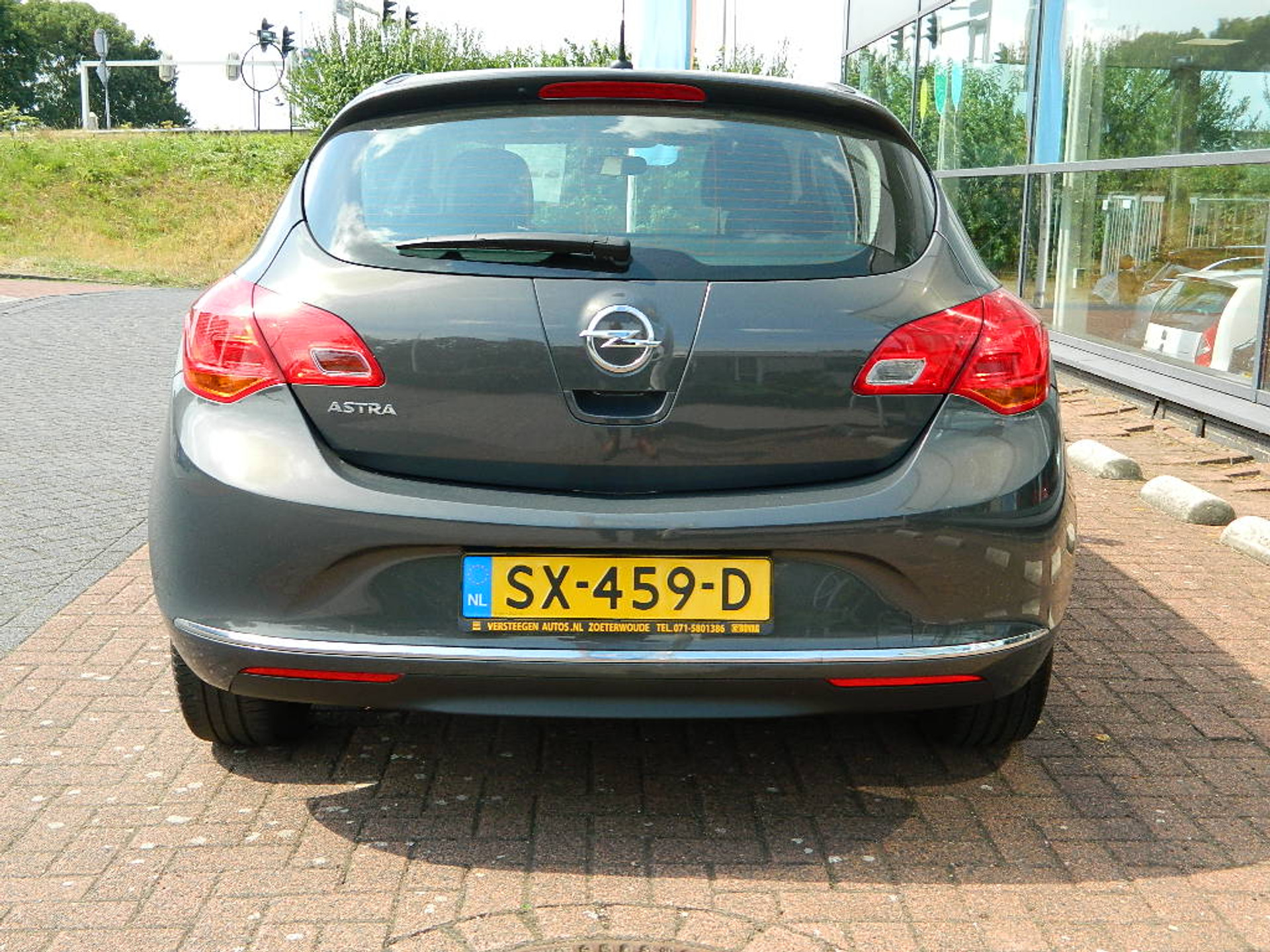 43684997-8.jpg